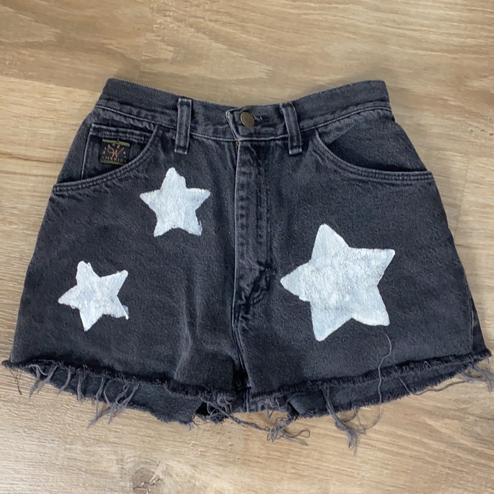 Vintage high waisted black jean wrangler shorts- size 6 petite
